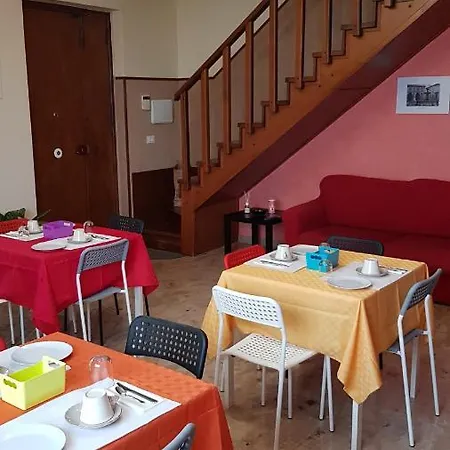 Happy House Bed & Breakfast Coppito